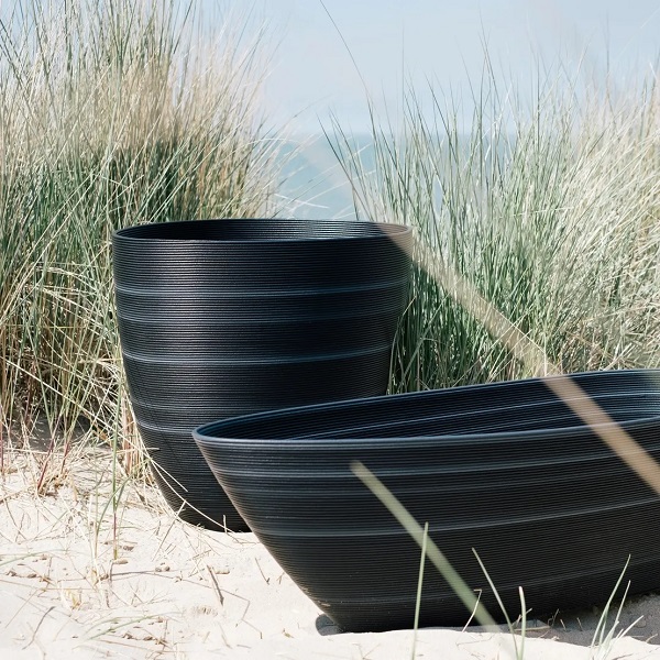 Aectual 3D Printed Outdoor Mussel Planter Black