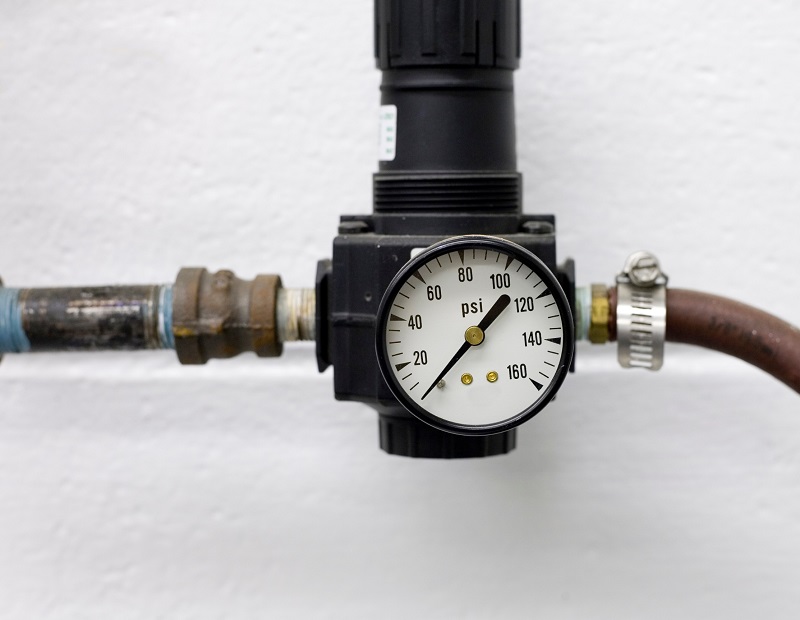 Water Pressure Regulator with Gauge