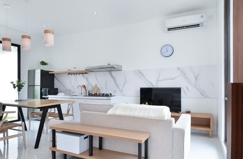 Wall-mounted Ductless Mini Split in Studio Apartment