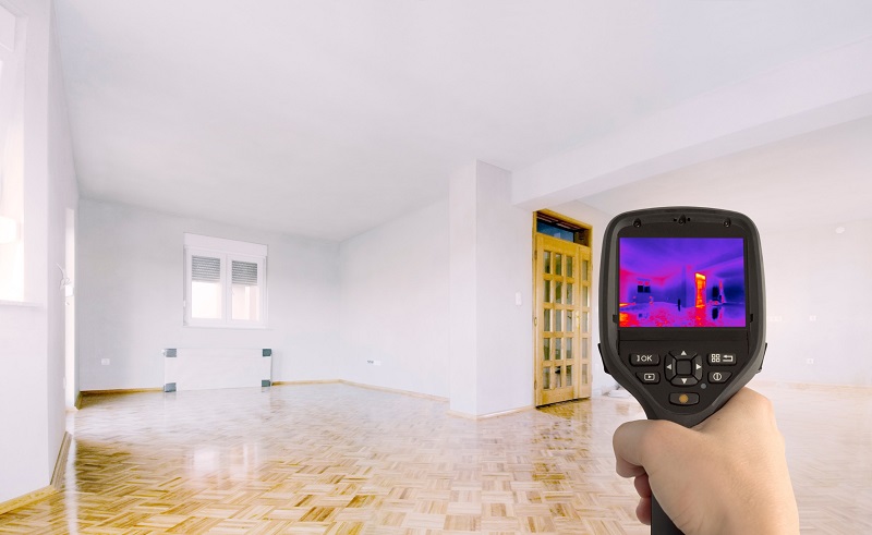 Thermal imaging camera being used inside an empty house
