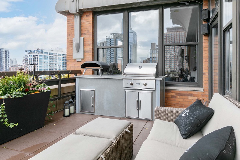 RTA Outdoor Living modular outdoor kitchen in urban setting on terrace