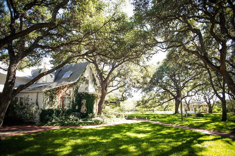 Traditional private estate wedding venue back lawn