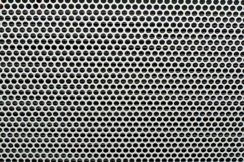 Metallic mesh to block large gaps in your house