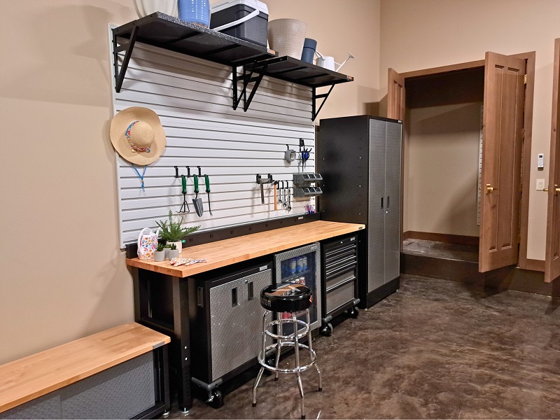 Multifunctional garage in the New American Home 2025