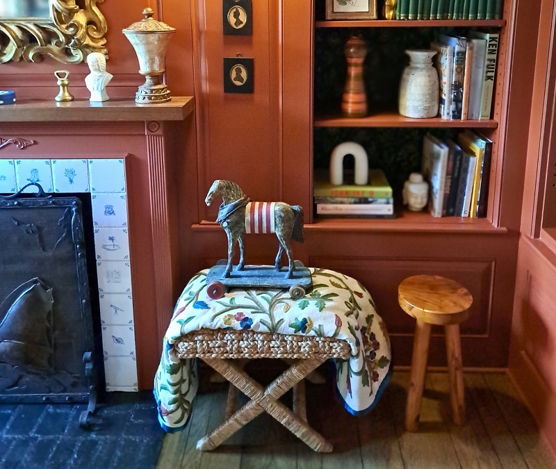 PSH 2025 Library designed by Julia Chasman: a small vintage horse statue