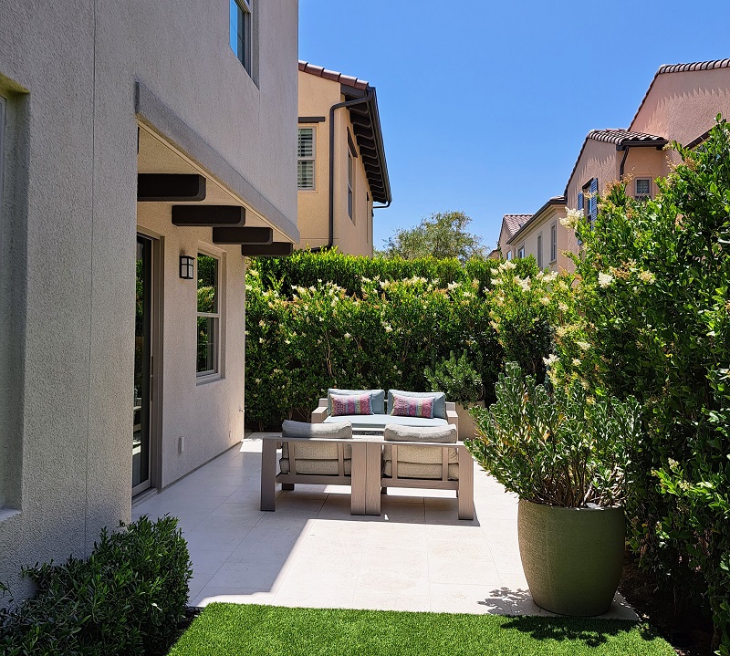 New large Southern California homes on small lots