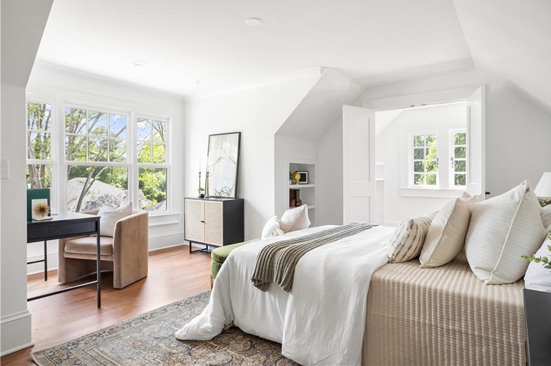 Downing Park, Atlanta, Georgia, main bedroom of a condominium unit in a large converted Tudor mansion