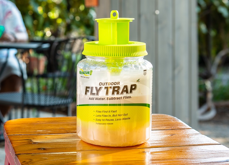 RESCUE! Outdoor Fly Trap on stool