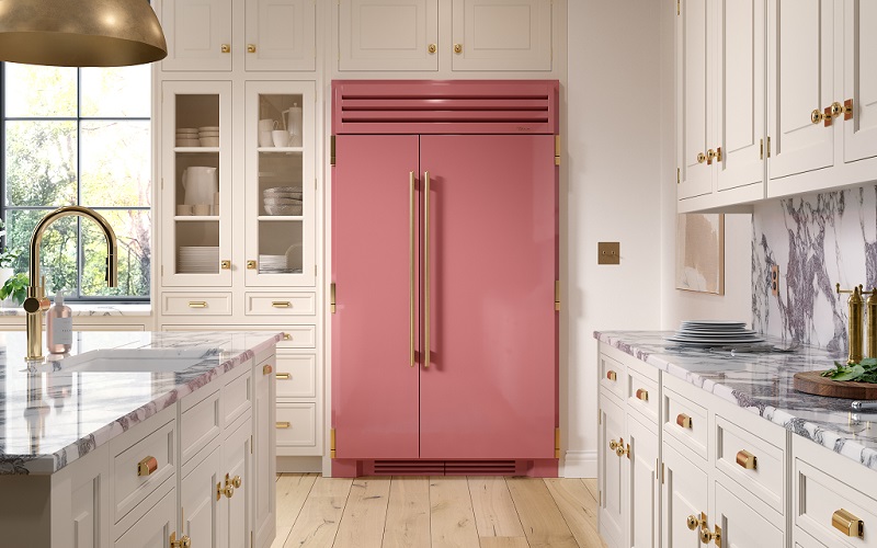 True Residential full-size refrigerator in Sorbet
