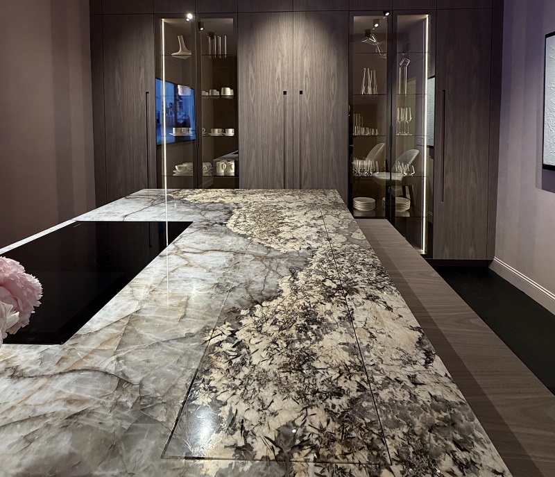 TM Italia designed integrated luxury kitchen, with Patagonia quartzite and custom cabinetry, installed at the Ricca Design Los Angeles showroom